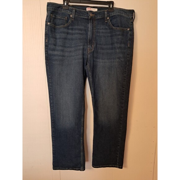 Levi Strauss Men's Signature Jeans Straight  40/30, Measures 42" Waist - Picture 1 of 7